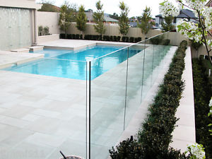 The Best Reasons To Install A Glass Fence To Your Swimming Pool